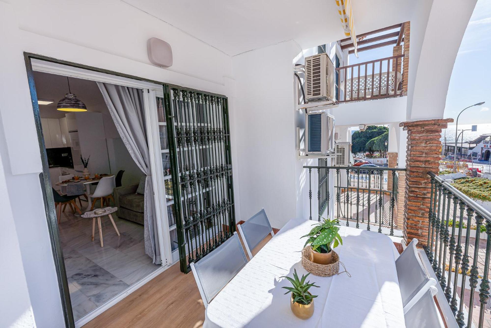 797 Holiday Rentals - Apartamento En Pueblo Quinta A 1 Min De La Playa 贝纳尔马德纳 外观 照片