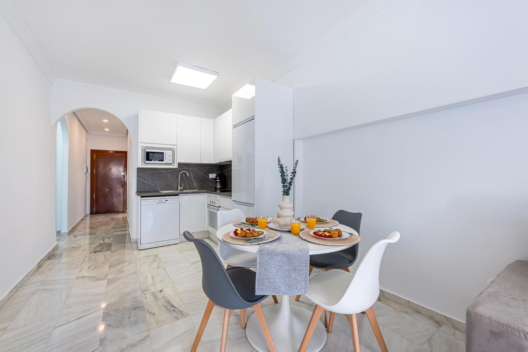 797 Holiday Rentals - Apartamento En Pueblo Quinta A 1 Min De La Playa 贝纳尔马德纳 外观 照片