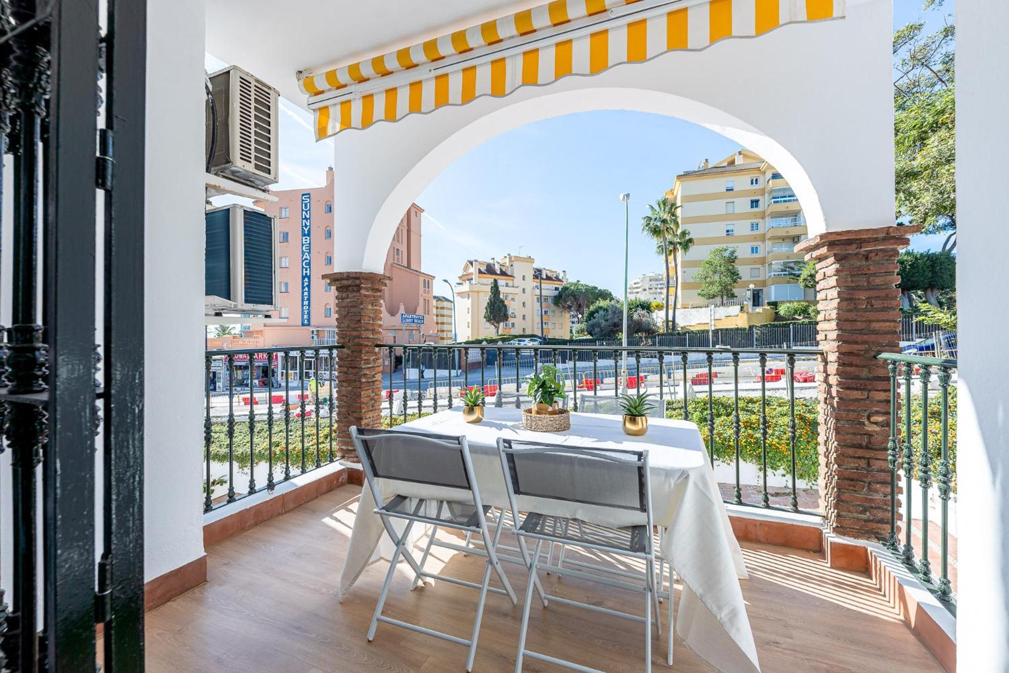 797 Holiday Rentals - Apartamento En Pueblo Quinta A 1 Min De La Playa 贝纳尔马德纳 外观 照片