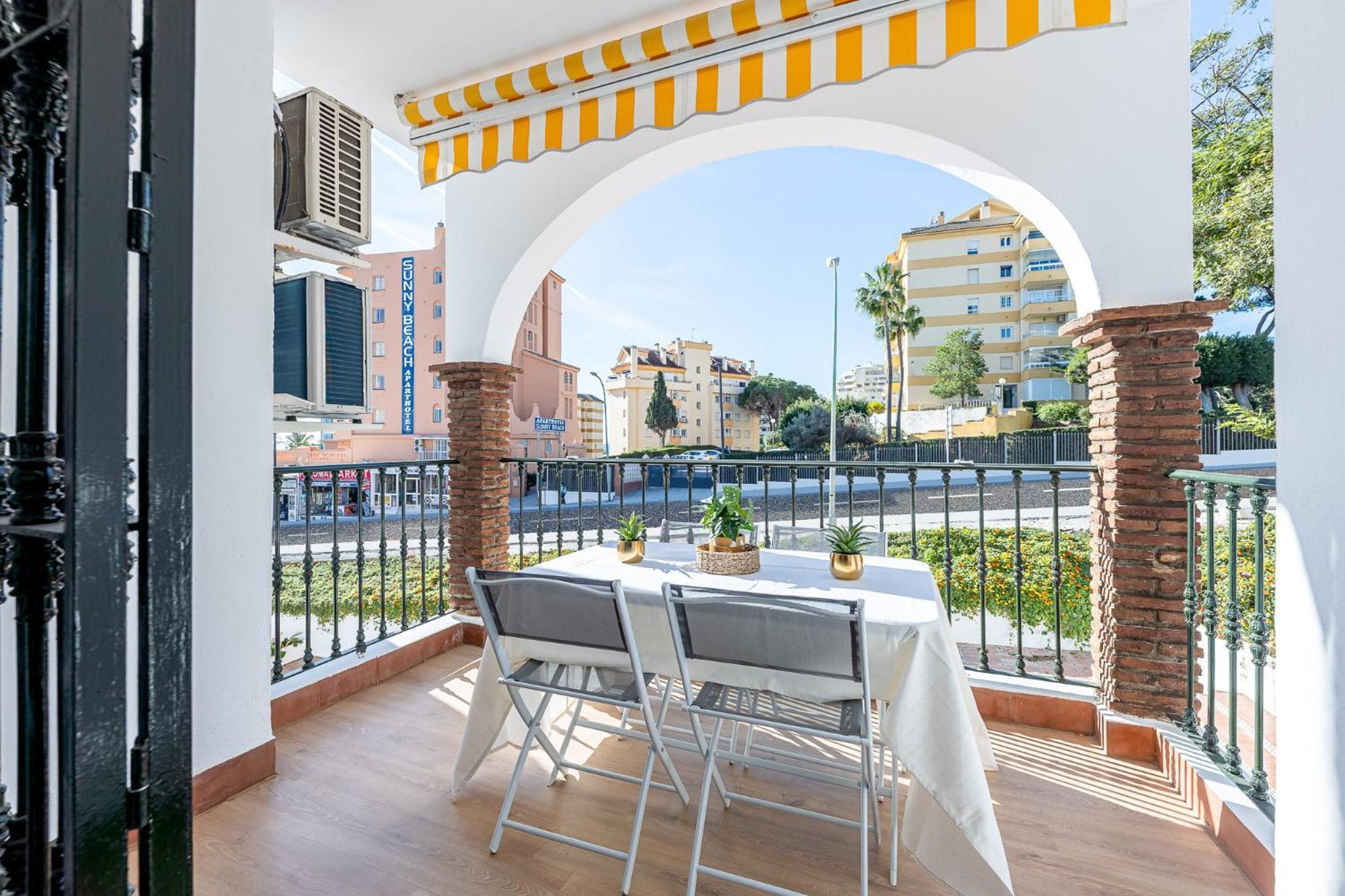 797 Holiday Rentals - Apartamento En Pueblo Quinta A 1 Min De La Playa 贝纳尔马德纳 外观 照片