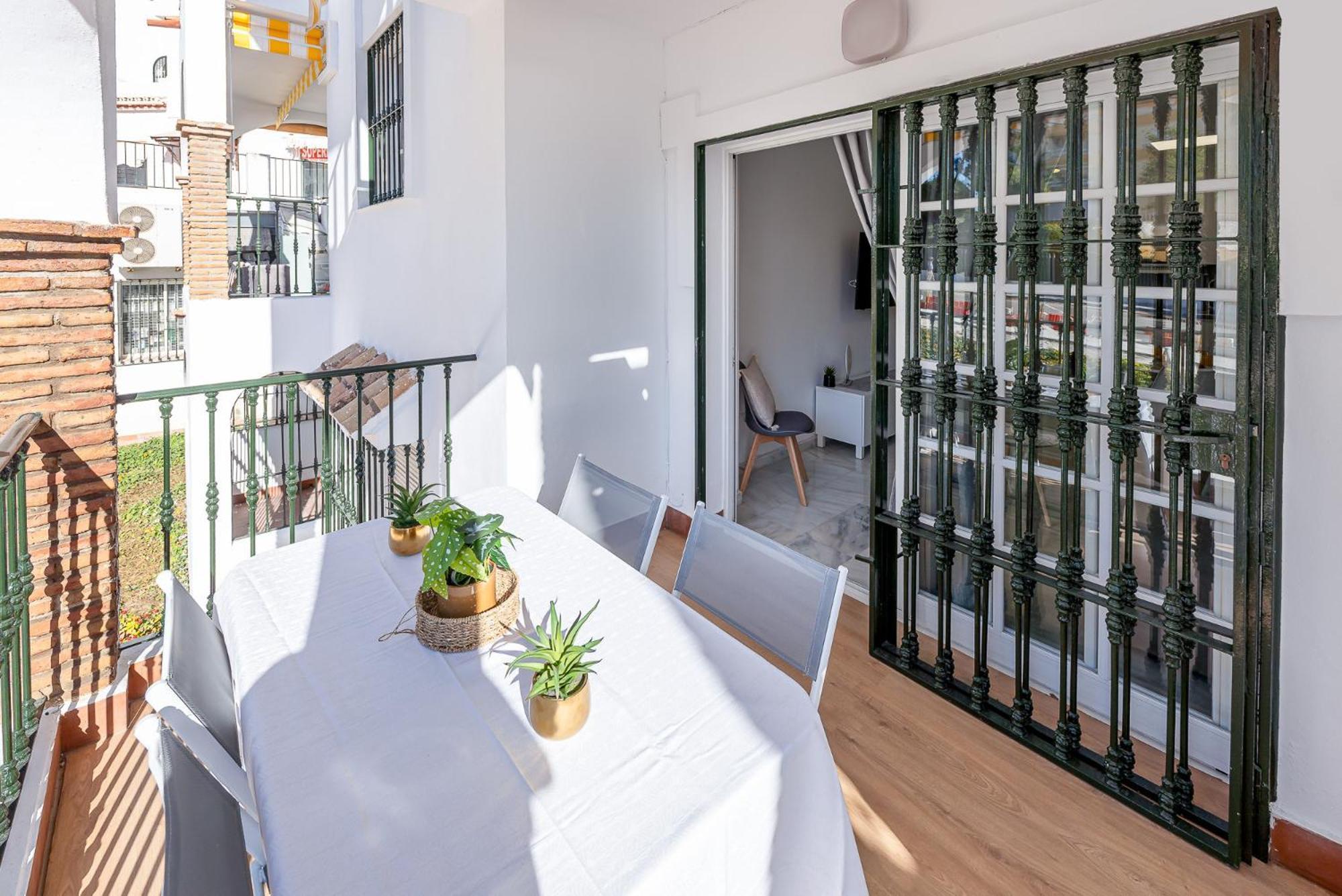 797 Holiday Rentals - Apartamento En Pueblo Quinta A 1 Min De La Playa 贝纳尔马德纳 外观 照片