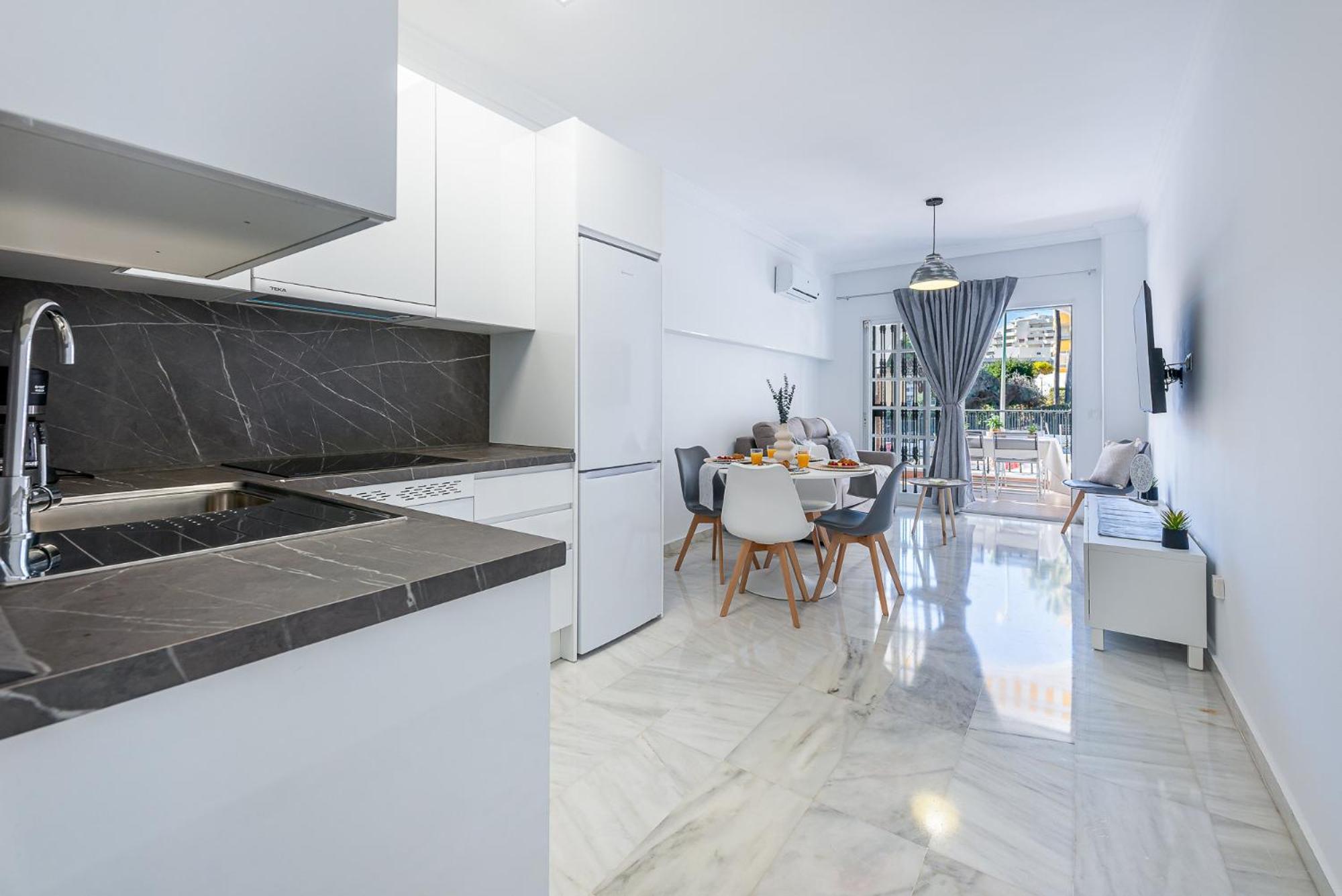 797 Holiday Rentals - Apartamento En Pueblo Quinta A 1 Min De La Playa 贝纳尔马德纳 外观 照片